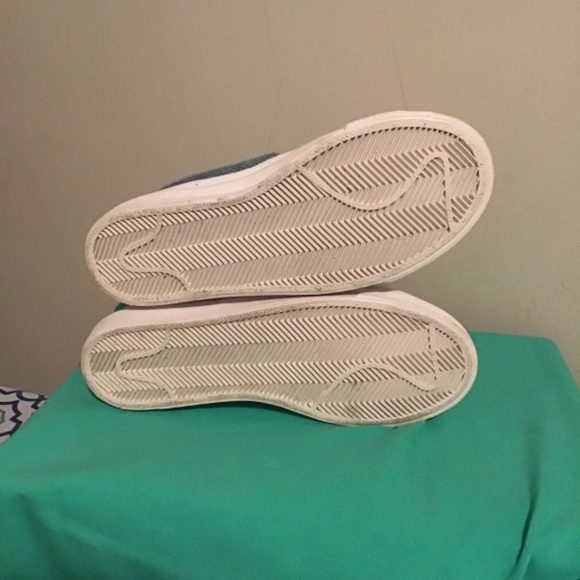 Nike’s youth size 5.5Y, clean, pre-owned, see photos, leather high tops - Picture 5 of 6